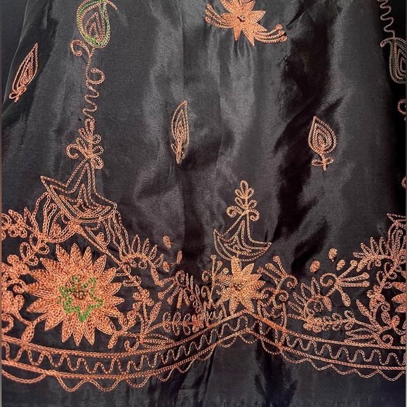 S Coldwater Creek Soft Romance Maxi Skirt STUNNING Embroidered Black Coral - Picture 8 of 8